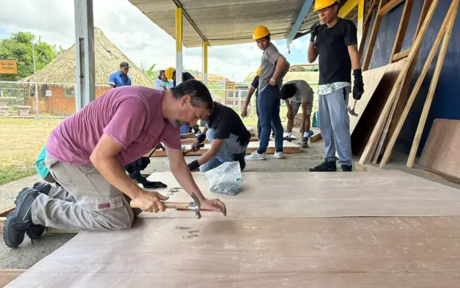 Cosmovisión indígena es protagonista en proyecto de construcción de viviendas de madera