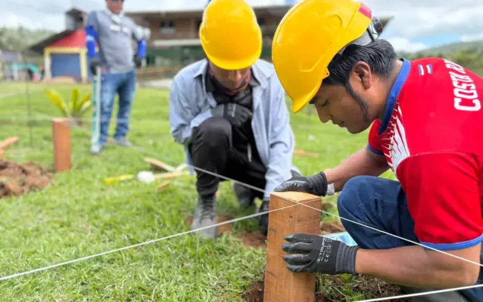 Cosmovisión indígena es protagonista en proyecto de construcción de viviendas de madera
