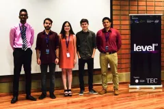 Organizadores de la primera edición level up.