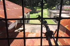 El Sanatorio cuenta con áreas que están restringidas al público por su conservación, sin embargo las mismas no están debidamente señaladas.