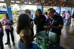 Jóvenes exploran sus intereses vocacionales