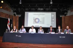 Fotografía de asistentes al evento