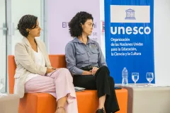 Tania Moreno, bióloga y coordinadora de la cátedra UNESCO en la UCI y Andrea Herrera, directora de ASANA, referente en gestión de Reservas de Biosfera.