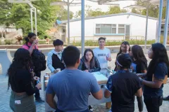 Fotografía de los estudiantes participando en las actividades