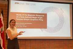 María Fernanda Quesada en su presentación de tesis