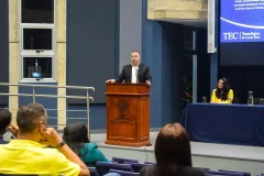 Algunos momento de la presentación del Informe