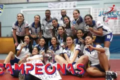 futsala femenino en grupo celebrando gane de los juncos 2019