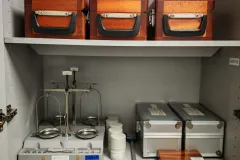 Armario para almacenamiento de pesas