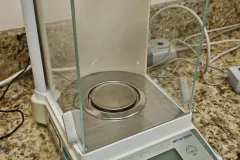 Balanza analítica de doble rango