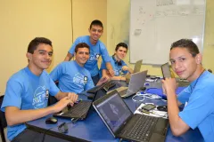 jóvenes participantes de spaceapps