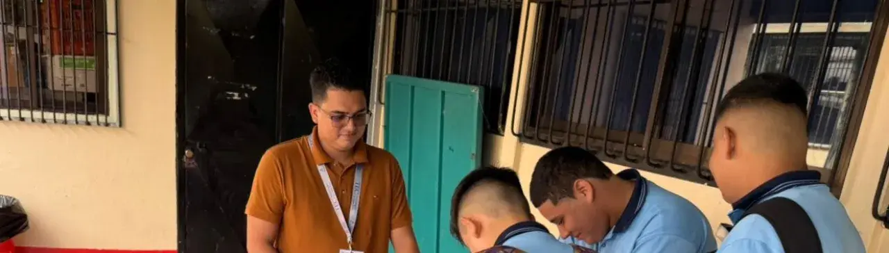 Estudiantes del TEC brindan tutorías de matemática a colegiales en Limón y Cartago