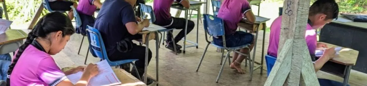 Fotografía de estudiantes en prueba de admisión