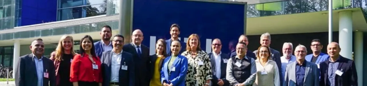 Fotografía de los participantes del evento