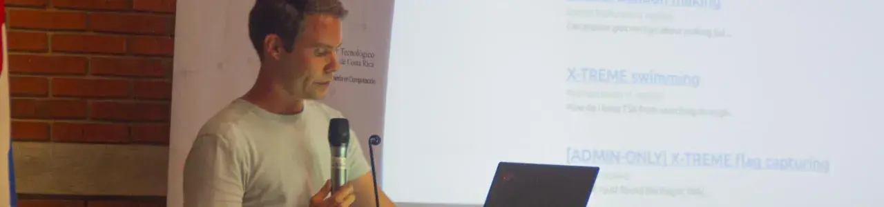 Conferencia de ciberseguridad. Expositor: Thijs Sebastiaan Van Ede