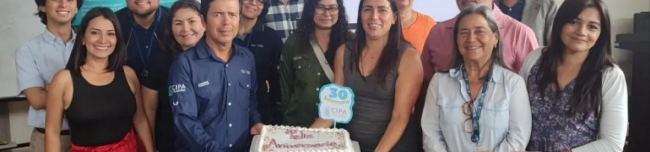 Fotografía de los participantes del evento