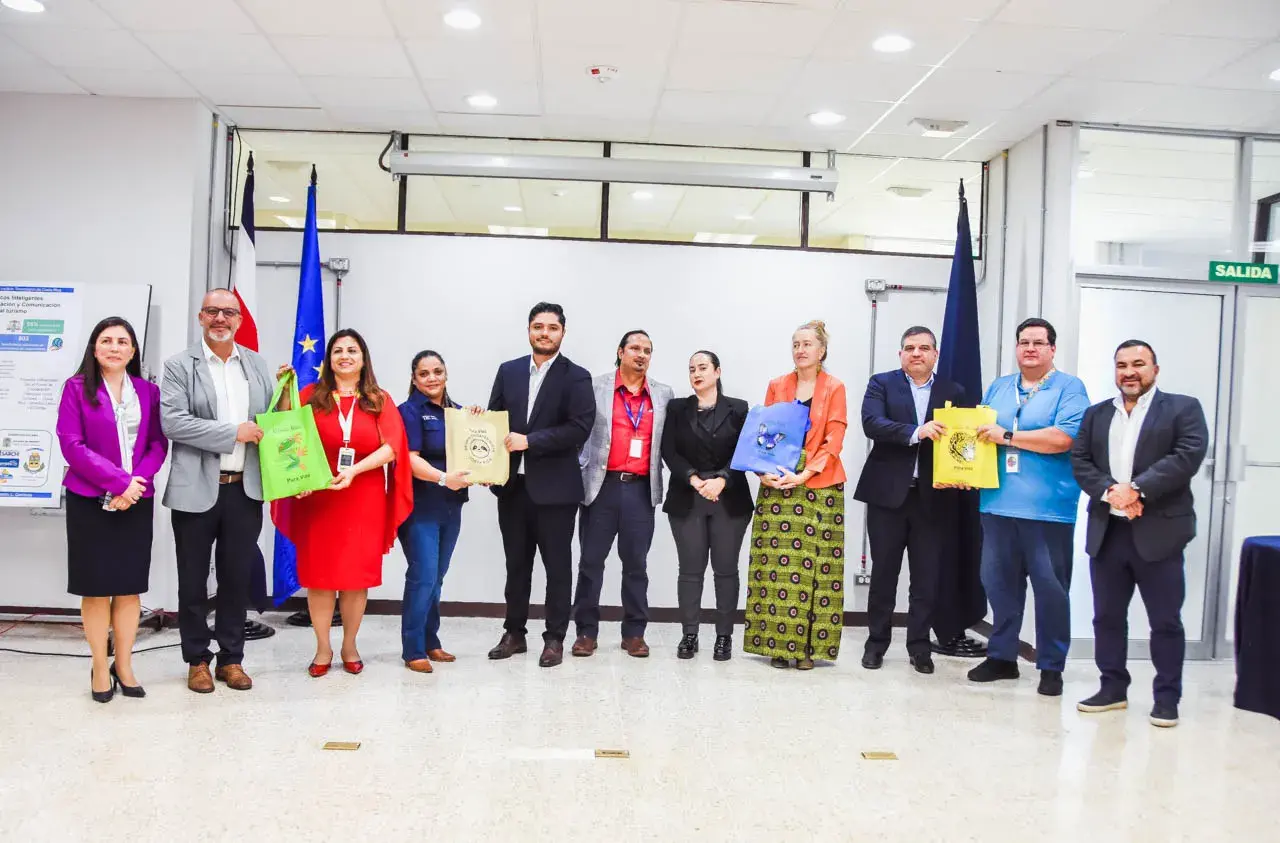 beneficiados reciben resultados del proyecto