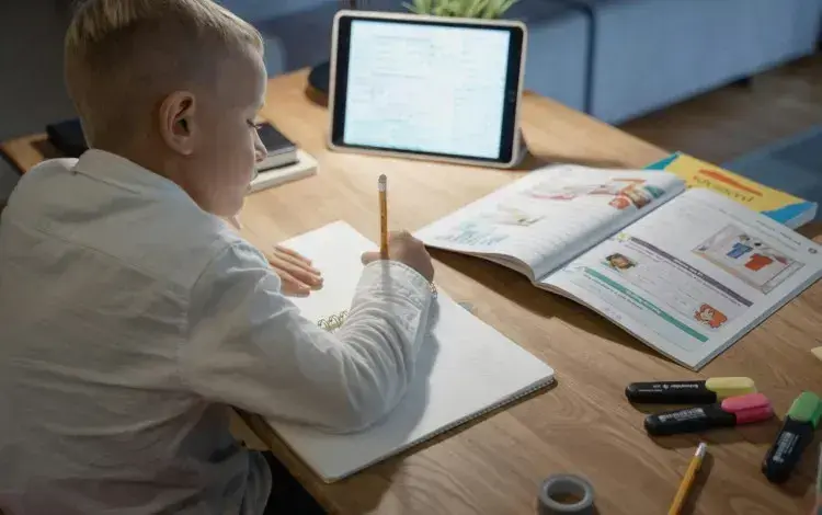 Docentes de primaria y secundaria se capacitan en Enseñanza de la Matemática con nuevas tecnologías