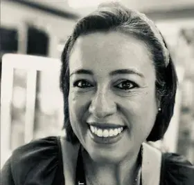 Fotografía retrato de la funcionaria