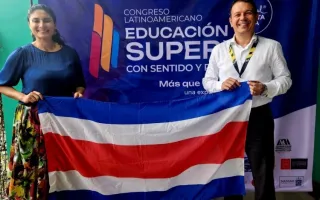Fotografía de los participantes del evento