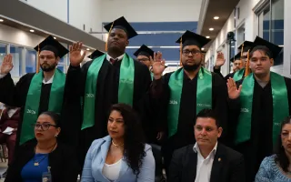 Graduandos en la juramentación