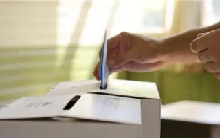 Imagen de una urna de votación 