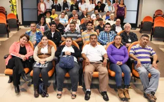 Personas sentadas en el Auditorio D3