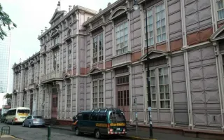 Escuela Metálica