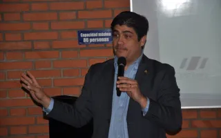 Carlos Alvarado