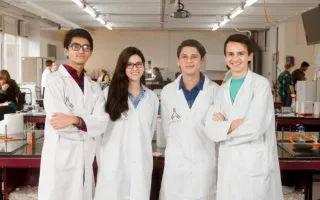 estudiantes ganadores del premio “Yo emprendedor"