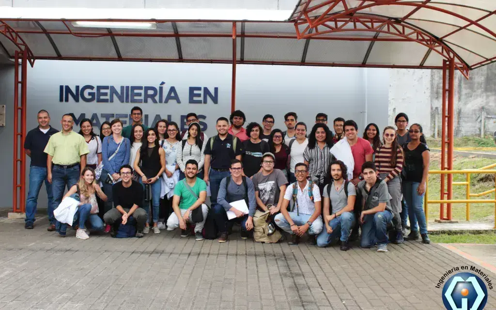 Estudiantes de Ingeniería Química UCR Estudiantes UCR