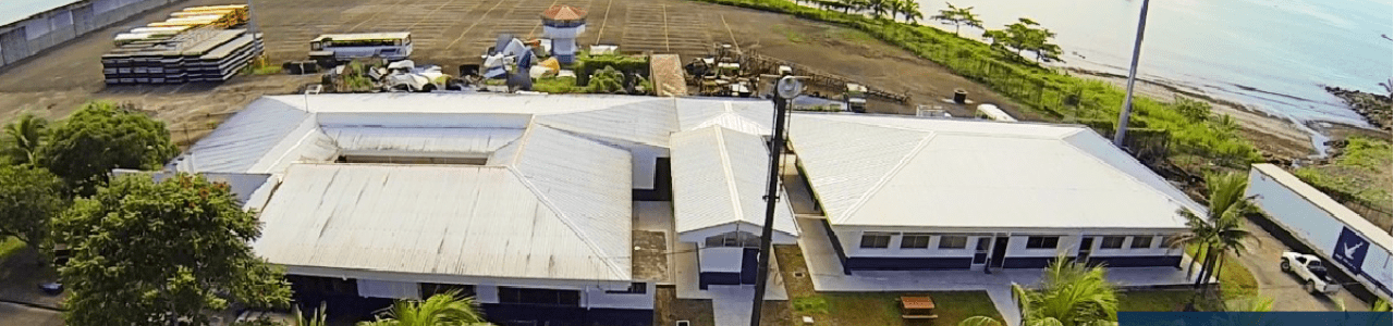 Imagen aérea de las primeras instalaciones del Centro Acacémico de Limón.